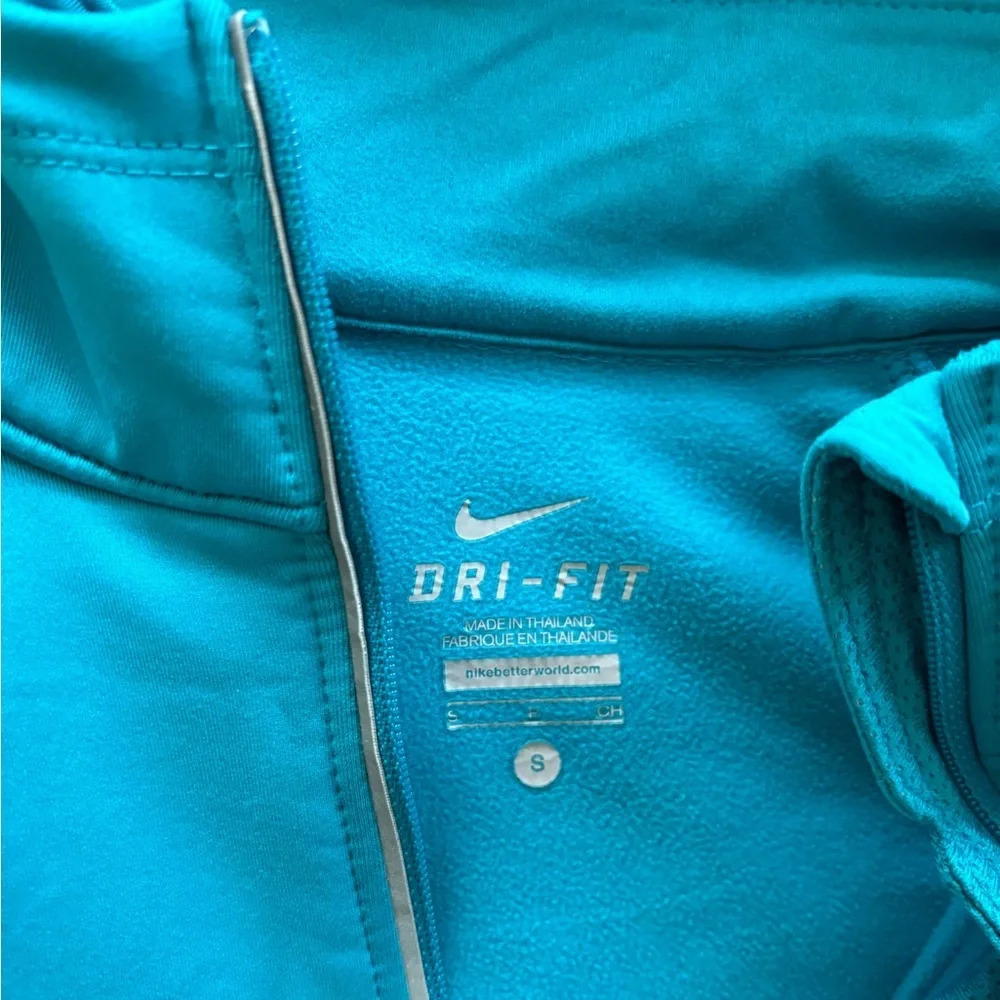 Nike sweatshirt - Picture 2 of 3
